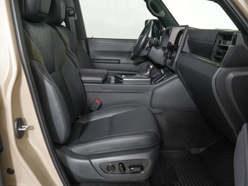 Used 2026 Lexus GX 550 AWD/4WD image 7