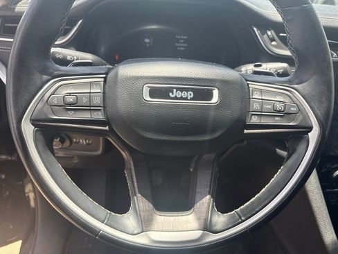 Used 2022 Jeep Grand Cherokee L Limited AWD/4WD image 21