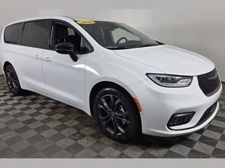 Used 2026 Chrysler Pacifica Select 360° Tour