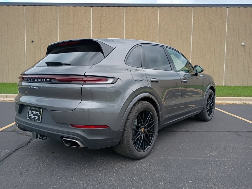Certified 2024 Porsche Cayenne AWD/4WD image 10