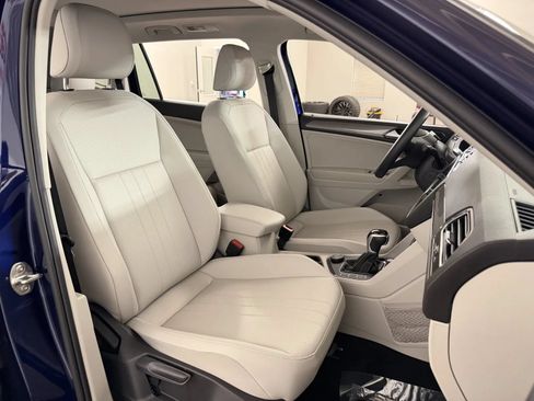 Used 2023 Volkswagen Tiguan SE w/ Panoramic Sunroof Package AWD/4WD image 39