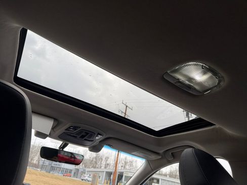 Used 2020 Subaru Outback Limited image 17