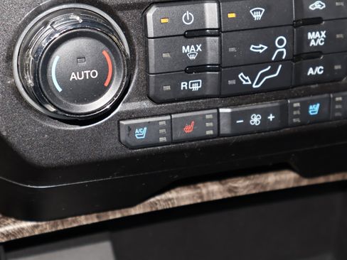 Used 2017 Ford F250 Lariat w/ Lariat Value Package image 41