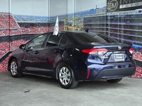 Used 2021 Toyota Corolla LE w/ Carpet Mat Package (TMS) FWD image 6