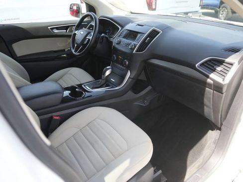 Used 2015 Ford Edge SEL image 17