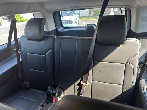 Used 2019 Chevrolet Suburban LT AWD/4WD image 17