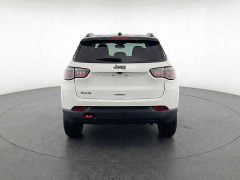 Used 2025 Jeep Compass Trailhawk AWD/4WD image 7