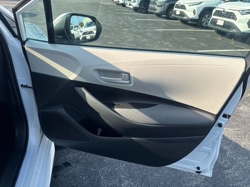 Used 2025 Toyota Corolla LE FWD image 29