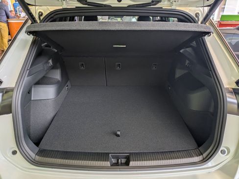 New 2026 Volkswagen Tiguan SEL R-Line image 13