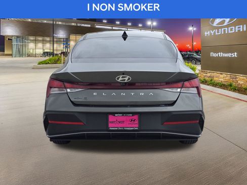Certified 2024 Hyundai Elantra SEL FWD image 8