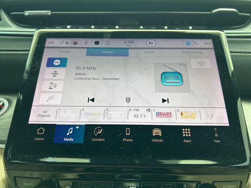 Certified 2024 Jeep Grand Cherokee L Limited w/ Black Appearance Package image 29