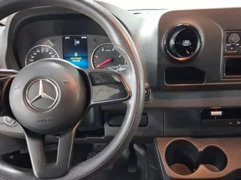 Used 2024 Mercedes-Benz Sprinter 2500 image 11