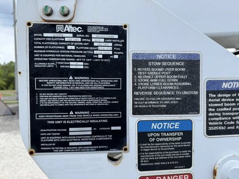 Used 2012 Ford F550 4x4 Regular Cab Super Duty w/ Snow Plow Prep Pkg image 17
