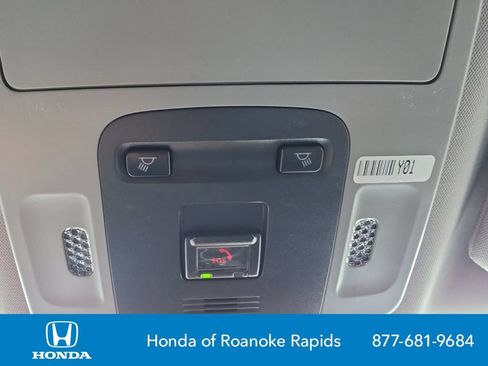 Used 2022 Toyota Camry SE FWD image 27