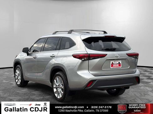 Used 2020 Toyota Highlander Limited AWD/4WD image 7