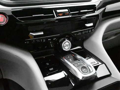 Certified 2026 Acura MDX FWD w/ Technology Package image 6