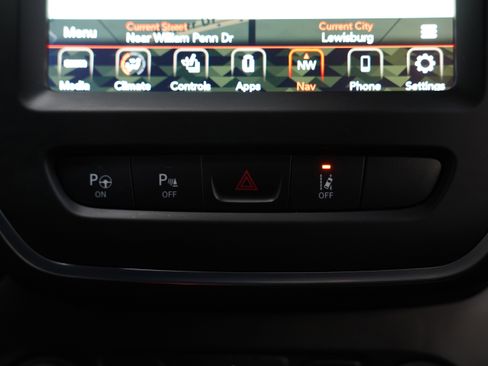 Used 2023 Jeep Cherokee Altitude Lux image 29