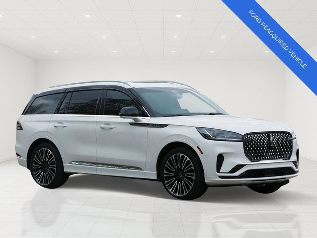 Used 2025 Lincoln Aviator Black Label AWD/4WD image 1