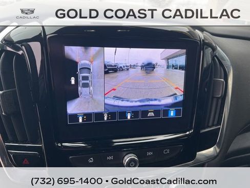 Used 2023 Chevrolet Traverse LT w/ Rear Camera Mirror Package image 23