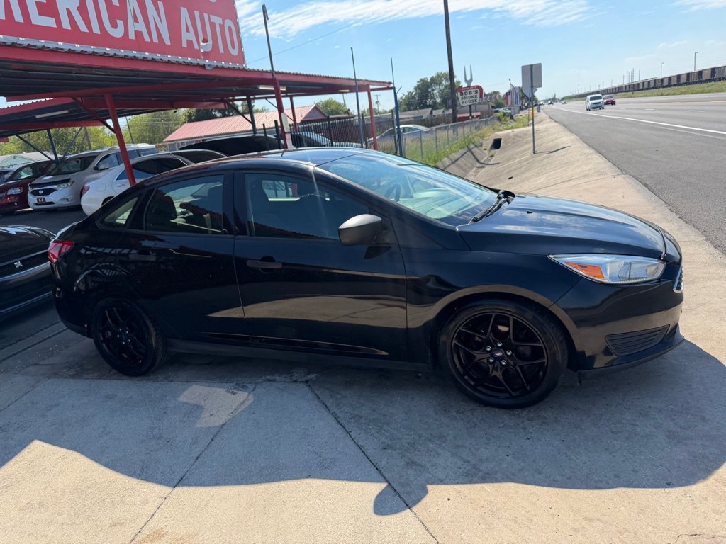 Used 2018 Ford Focus S FWD image 16