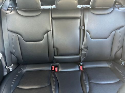 Used 2025 Jeep Compass Limited image 39