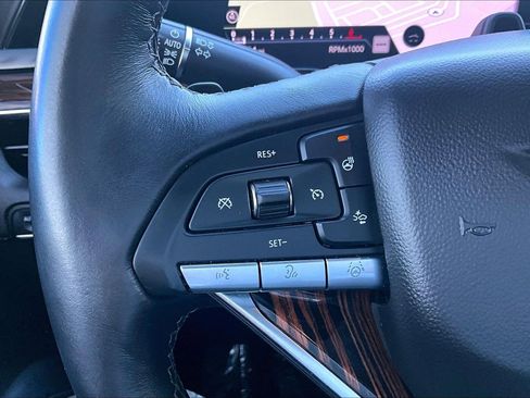 Used 2024 Cadillac Escalade ESV Premium Luxury image 17