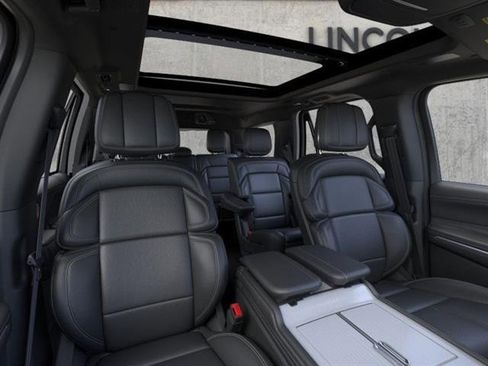 New 2026 Lincoln Navigator Reserve w/ Jet Appearance Package image 10