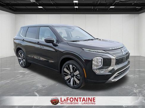 New 2026 Mitsubishi Outlander SE image 7