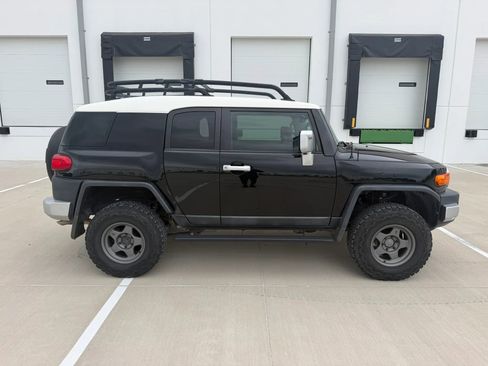 Used 2010 Toyota FJ Cruiser 4WD image 3
