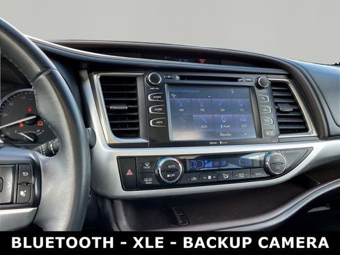 Used 2015 Toyota Highlander XLE FWD image 9
