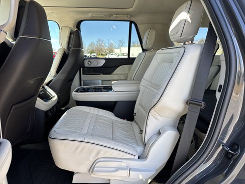 Used 2022 Lincoln Navigator Black Label image 30