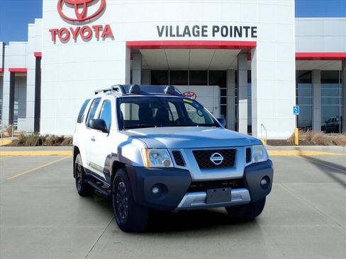 Used 2015 Nissan Xterra PRO-4X w/ Pro-4x Leather Package image 3