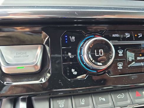 New 2026 GMC Sierra 2500 Denali Ultimate w/ LPO, Black Badging Package AWD/4WD image 23