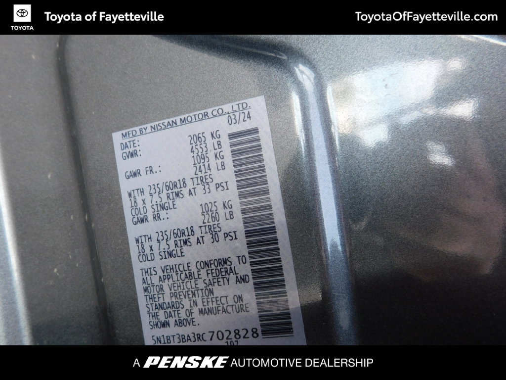 Used 2024 Nissan Rogue SV FWD image 11