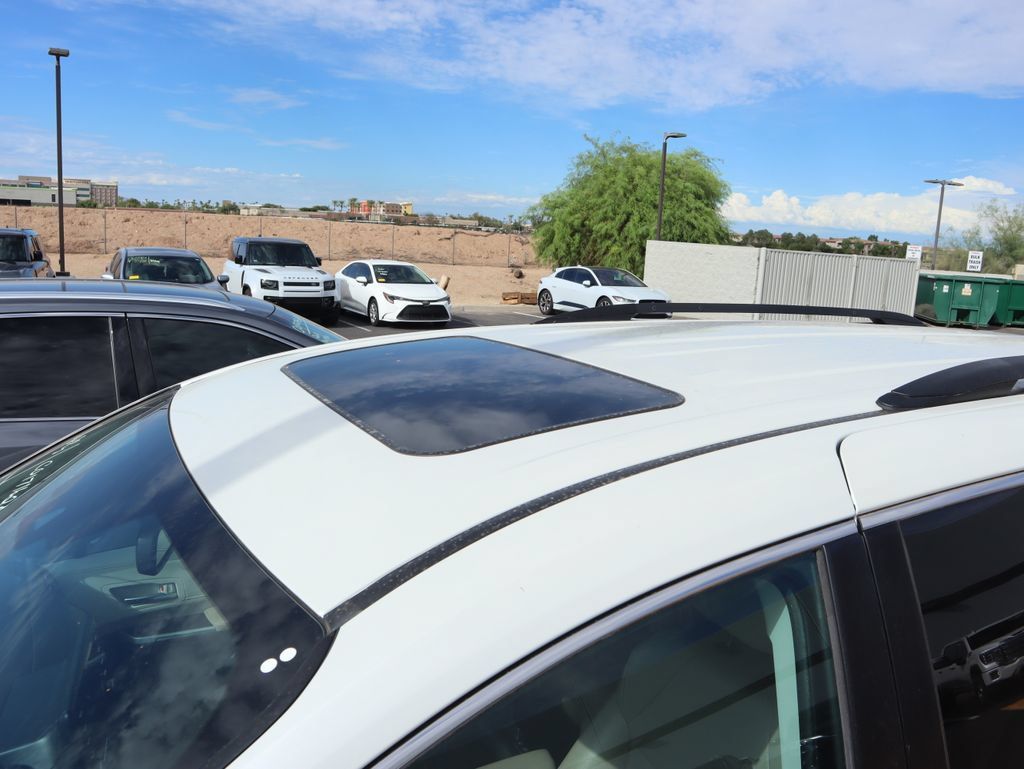 Used 2021 Toyota Sienna XLE FWD image 5
