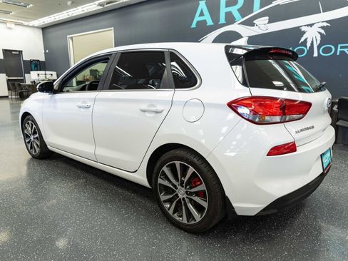 Used 2018 Hyundai Elantra GT FWD image 9