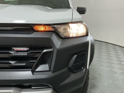 Used 2024 Chevrolet Colorado Trail Boss w/ Technology Package AWD/4WD image 8