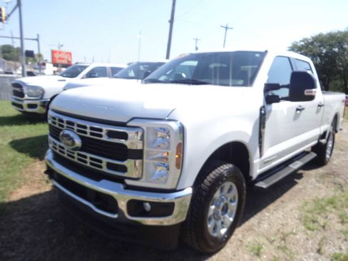 Used 2024 Ford F250 XLT image 3
