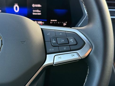 Certified 2023 Volkswagen Tiguan SE R-Line image 37