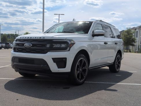 Certified 2024 Ford Expedition Limited AWD/4WD image 8
