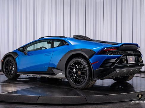 Used 2024 Lamborghini Huracan Sterrato image 16