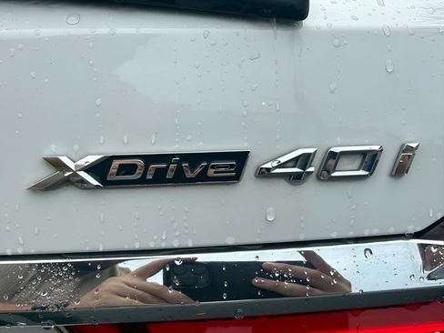 Used 2020 BMW X7 xDrive40i w/ Premium Package AWD/4WD image 39