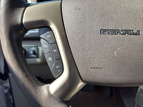 Used 2016 GMC Acadia Denali image 17