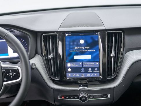 Certified 2025 Volvo XC60 B5 Plus AWD/4WD image 26