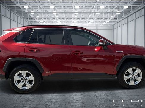 Used 2021 Toyota RAV4 LE AWD/4WD image 6