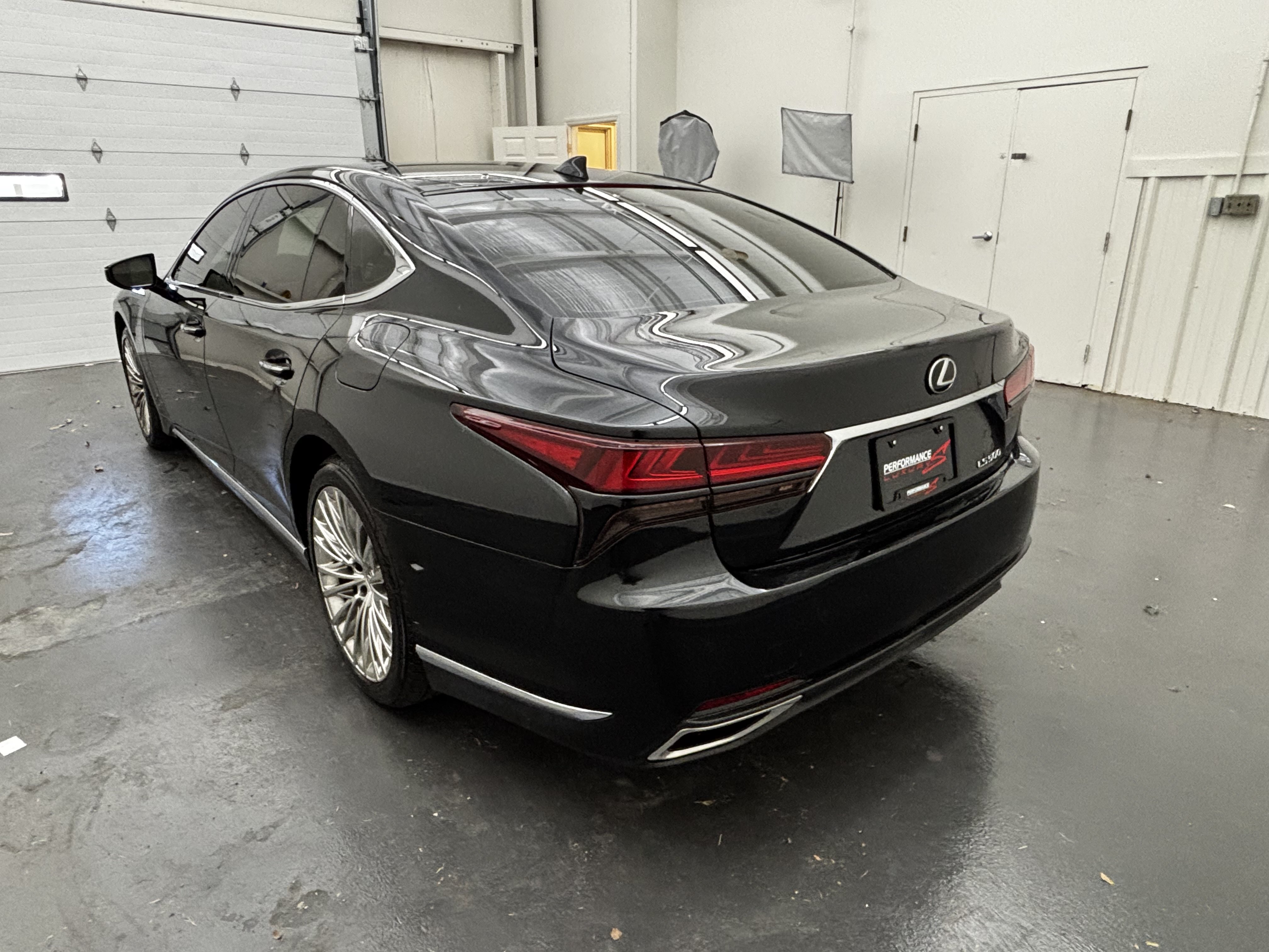 Used 2025 Lexus LS 500 w/ Accessory Package (Z1) RWD image 5