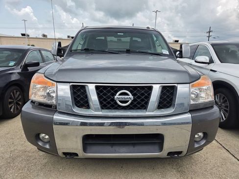 Used 2015 Nissan Titan SL w/ SL Max Utility Package RWD image 2