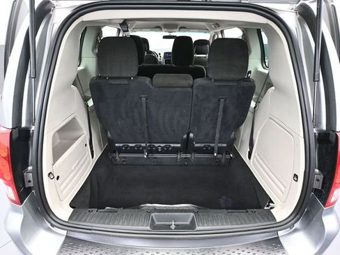 Used 2016 Dodge Grand Caravan American Value Package image 35