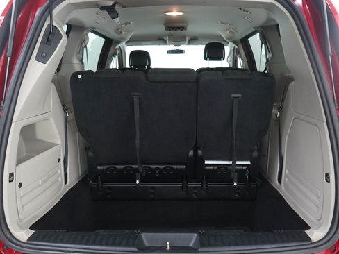 Used 2015 Dodge Grand Caravan SXT FWD image 9