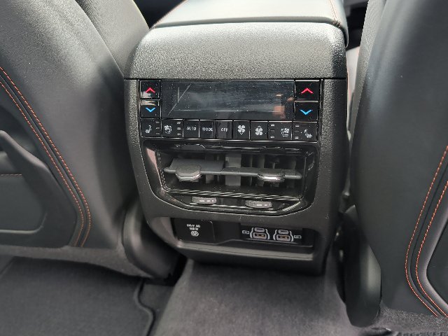 Used 2022 Jeep Grand Cherokee Summit AWD/4WD image 38